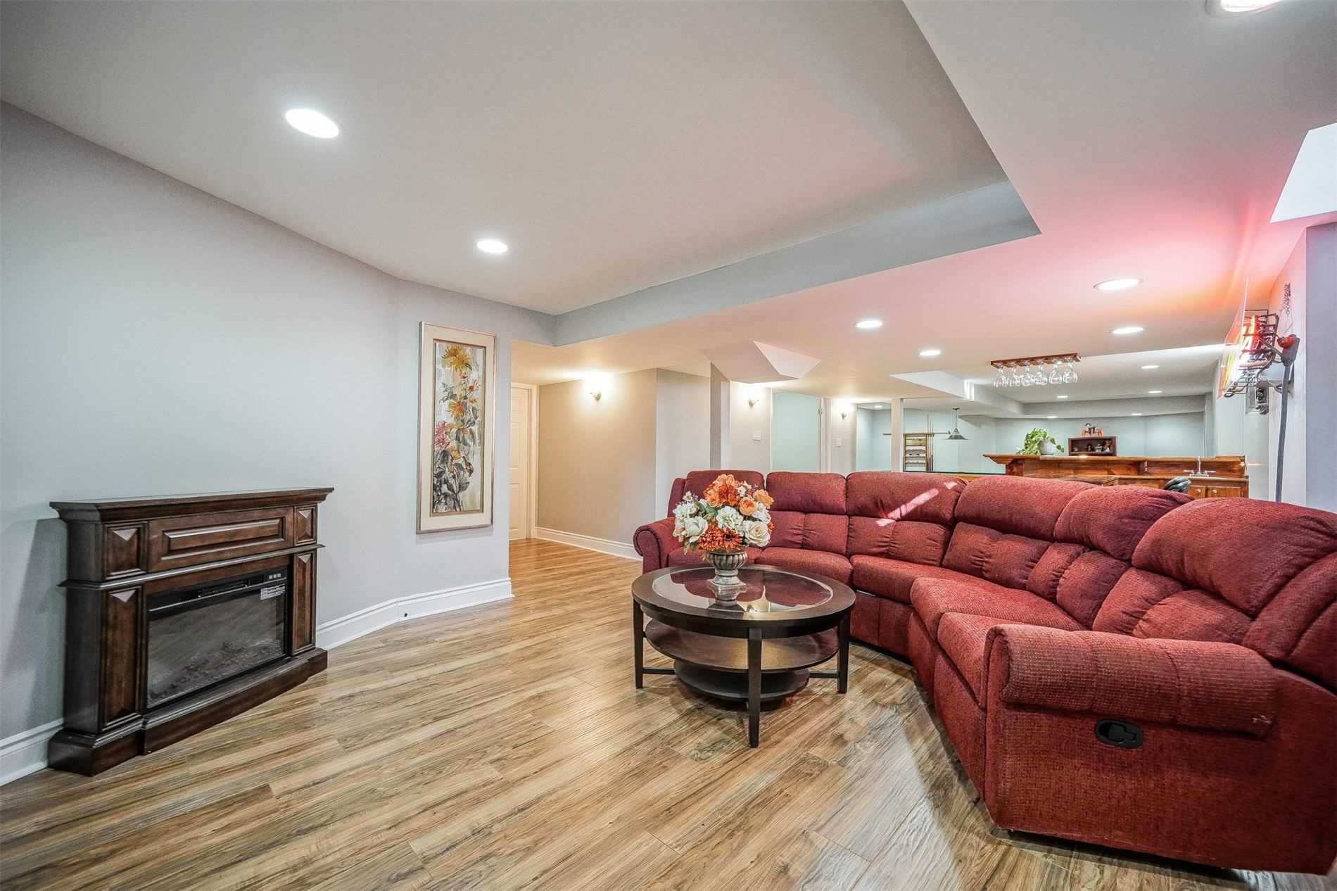 1312 Saddler Circ