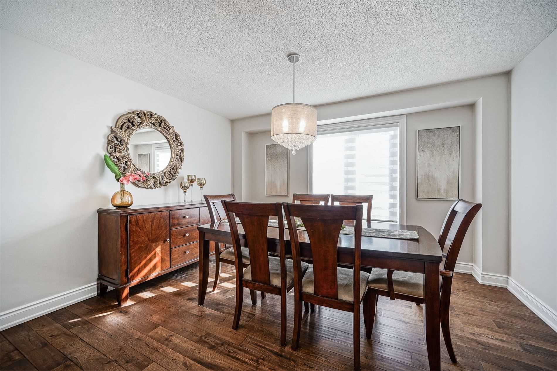 1312 Saddler Circ