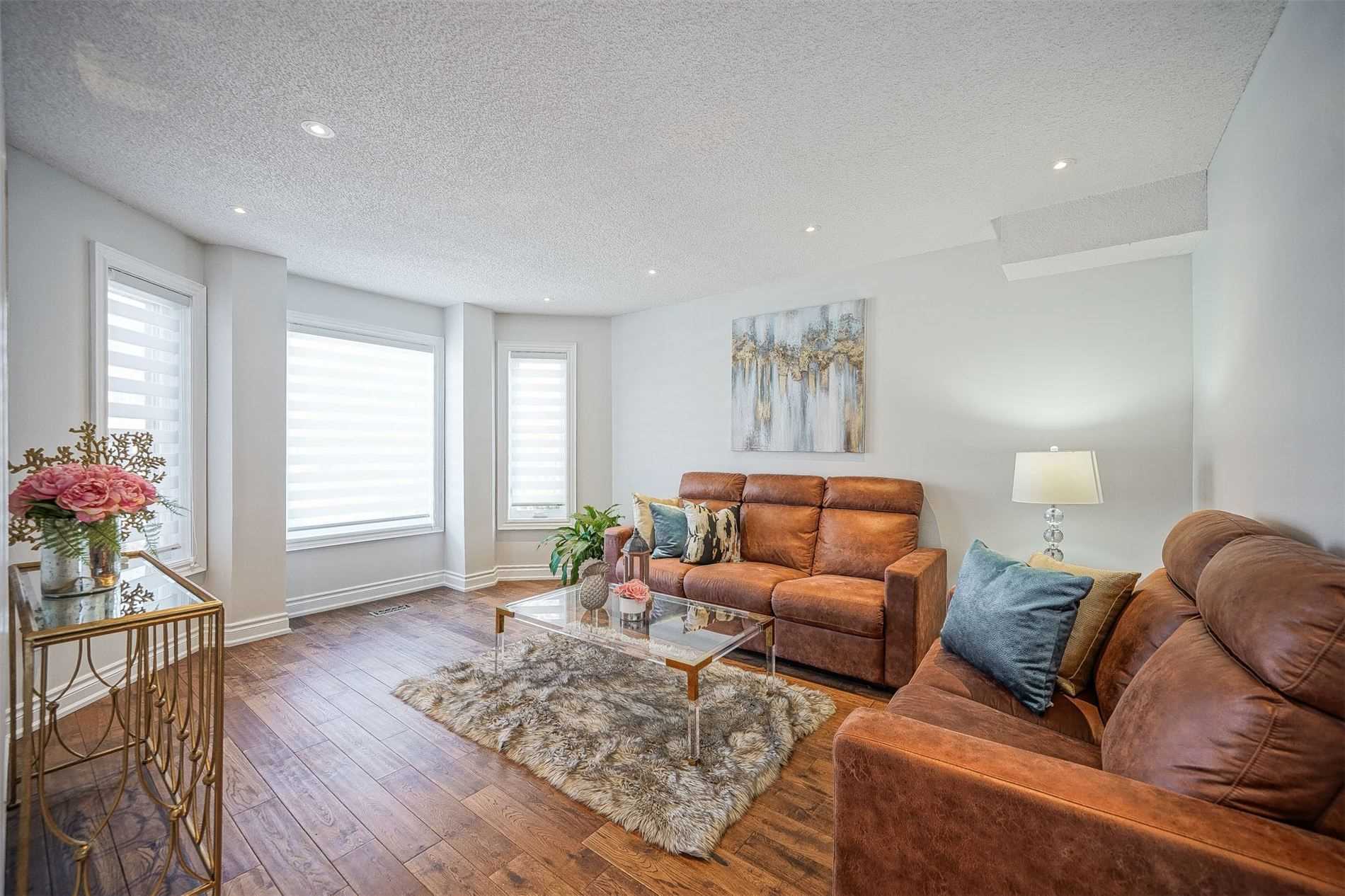 1312 Saddler Circ