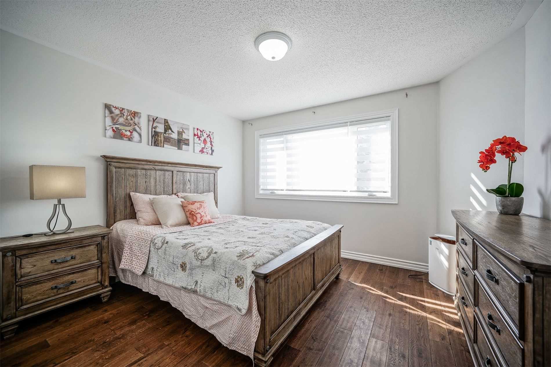 1312 Saddler Circ