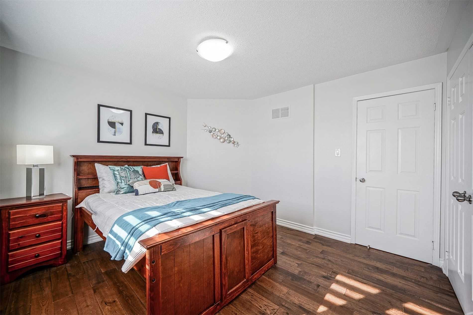 1312 Saddler Circ