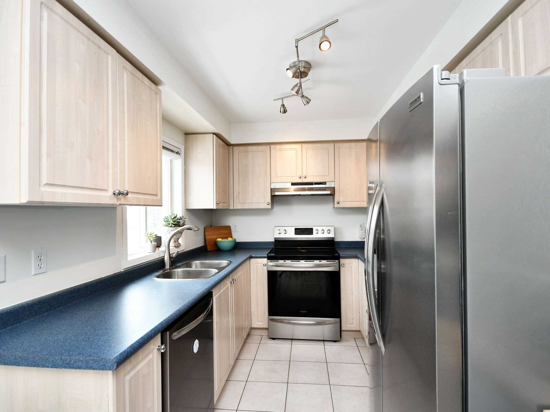 35 Hillsburgh Dr