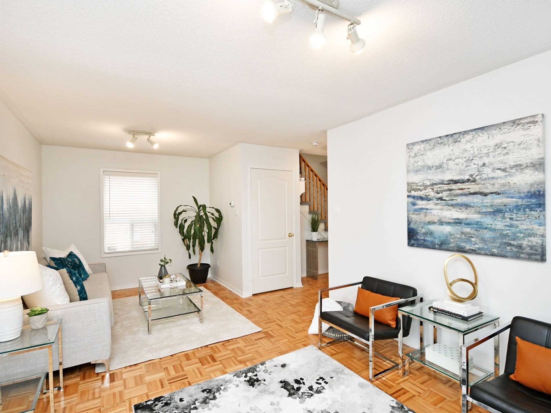 35 Hillsburgh Dr