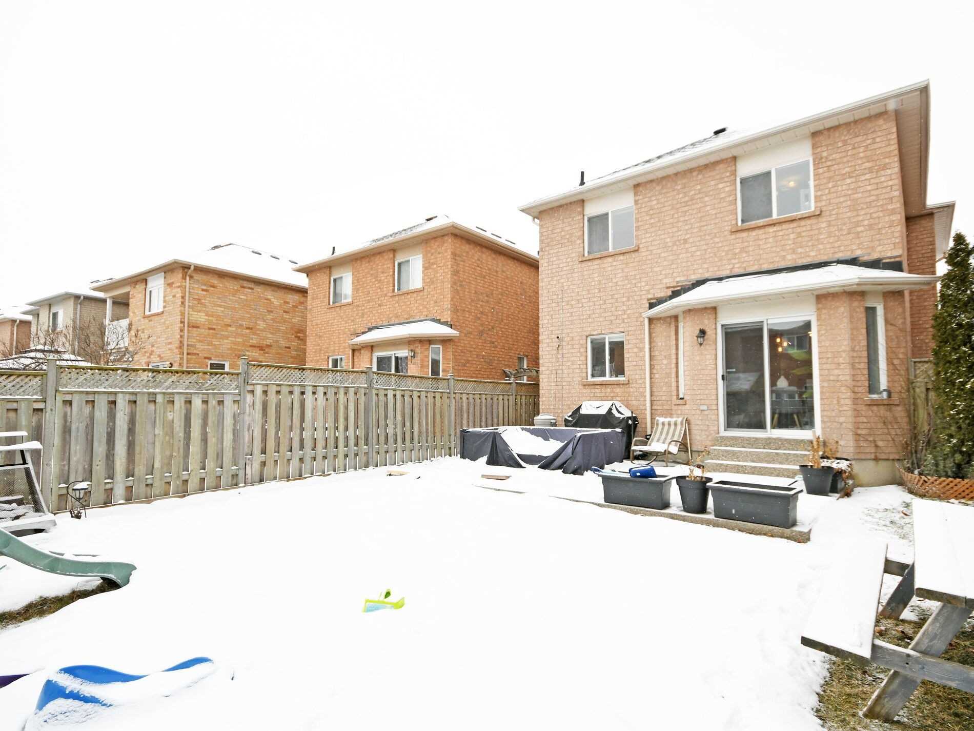 35 Hillsburgh Dr