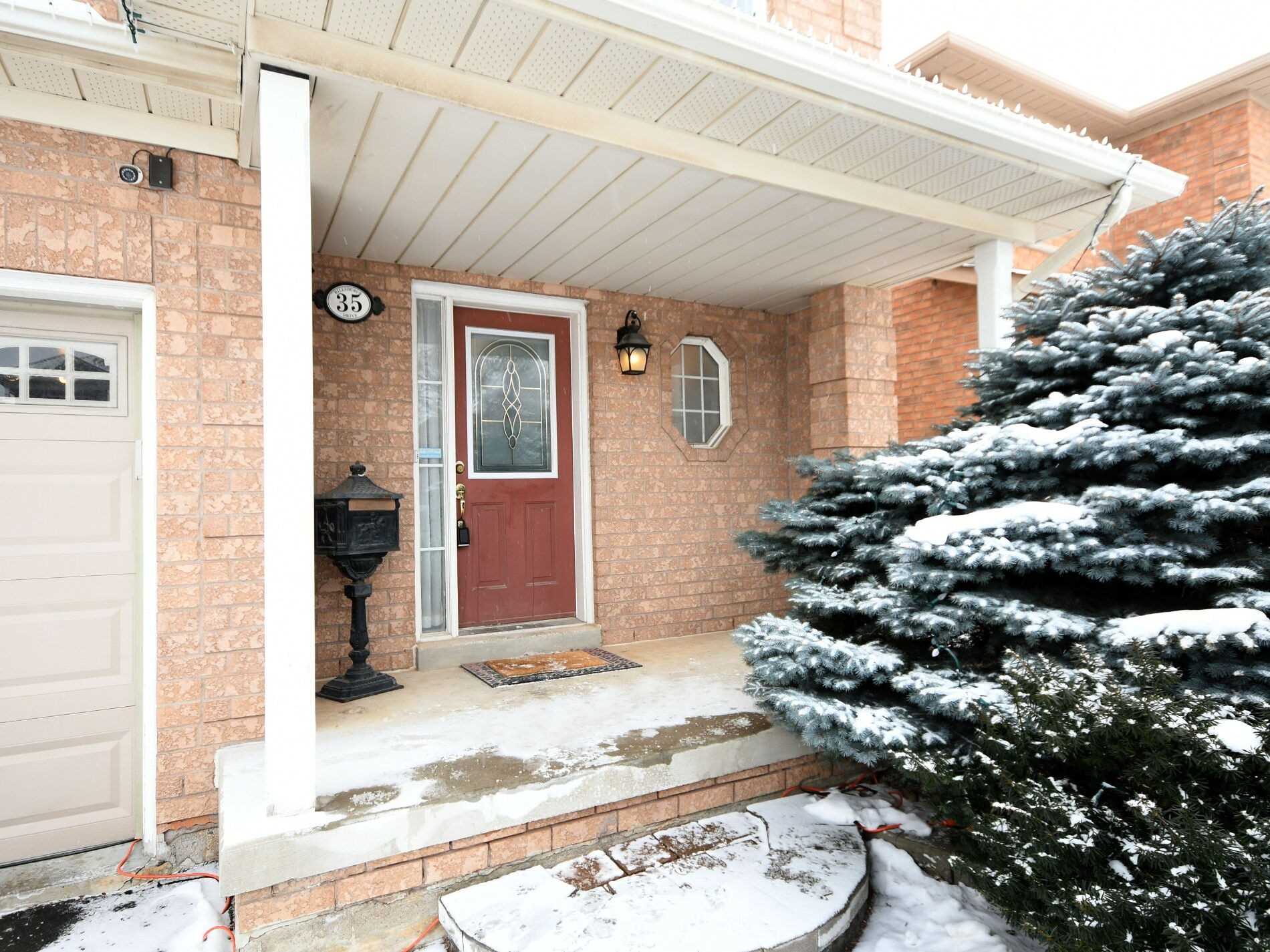 35 Hillsburgh Dr