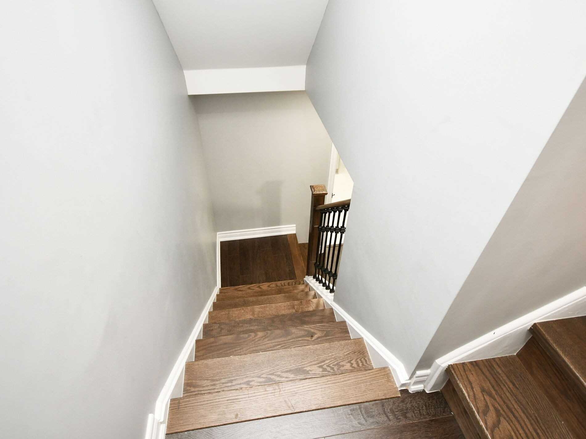 35 Hillsburgh Dr