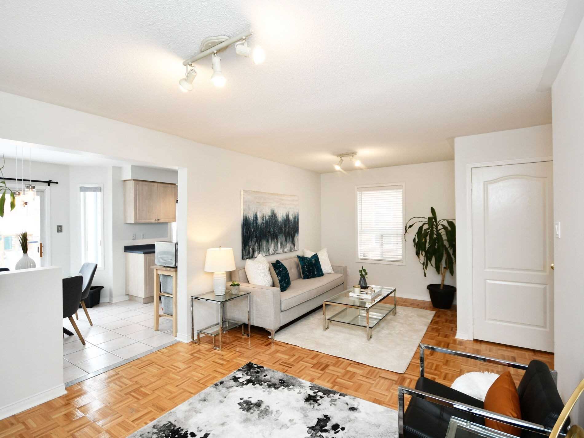 35 Hillsburgh Dr