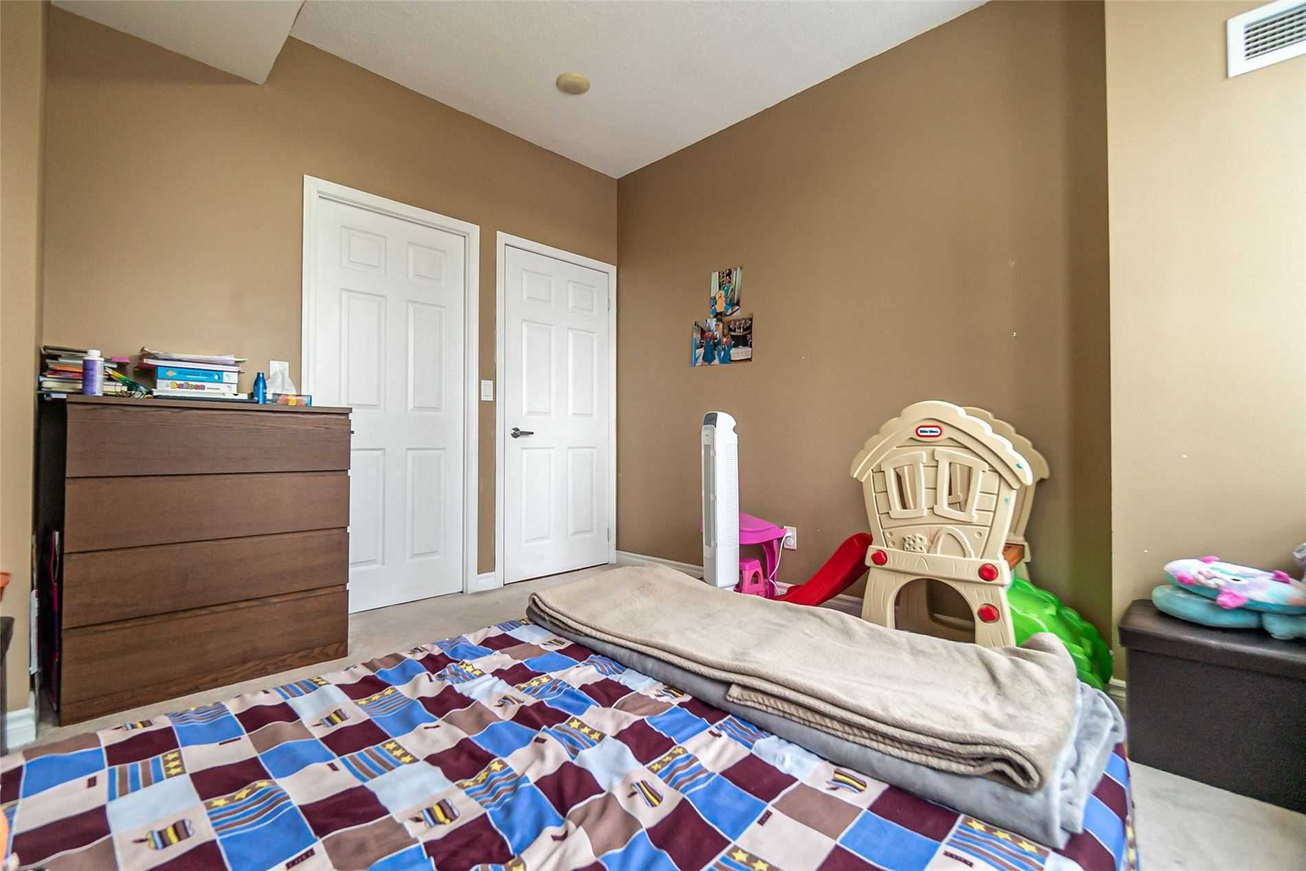 388 Prince Of Wales Dr, #807