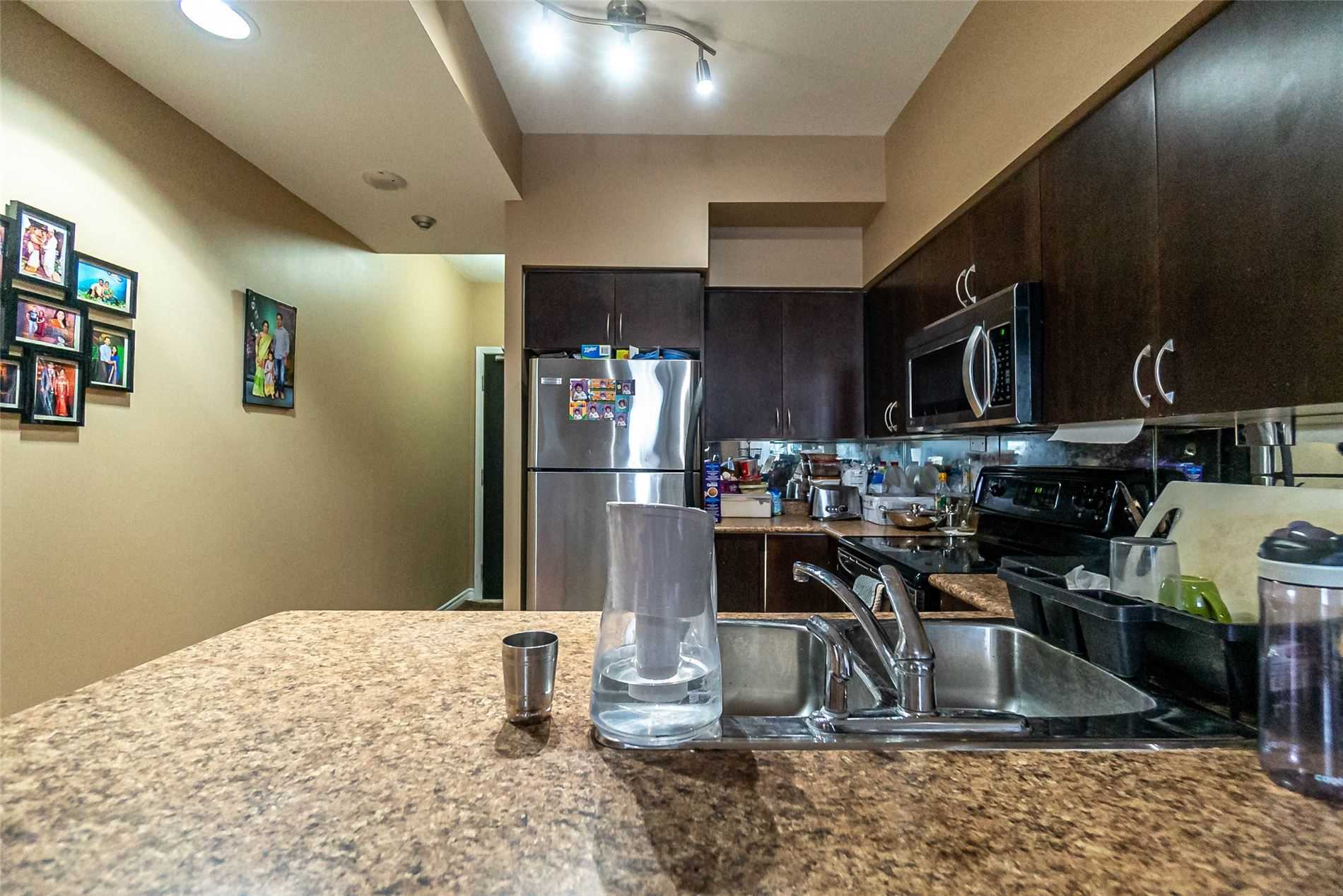 388 Prince Of Wales Dr, #807