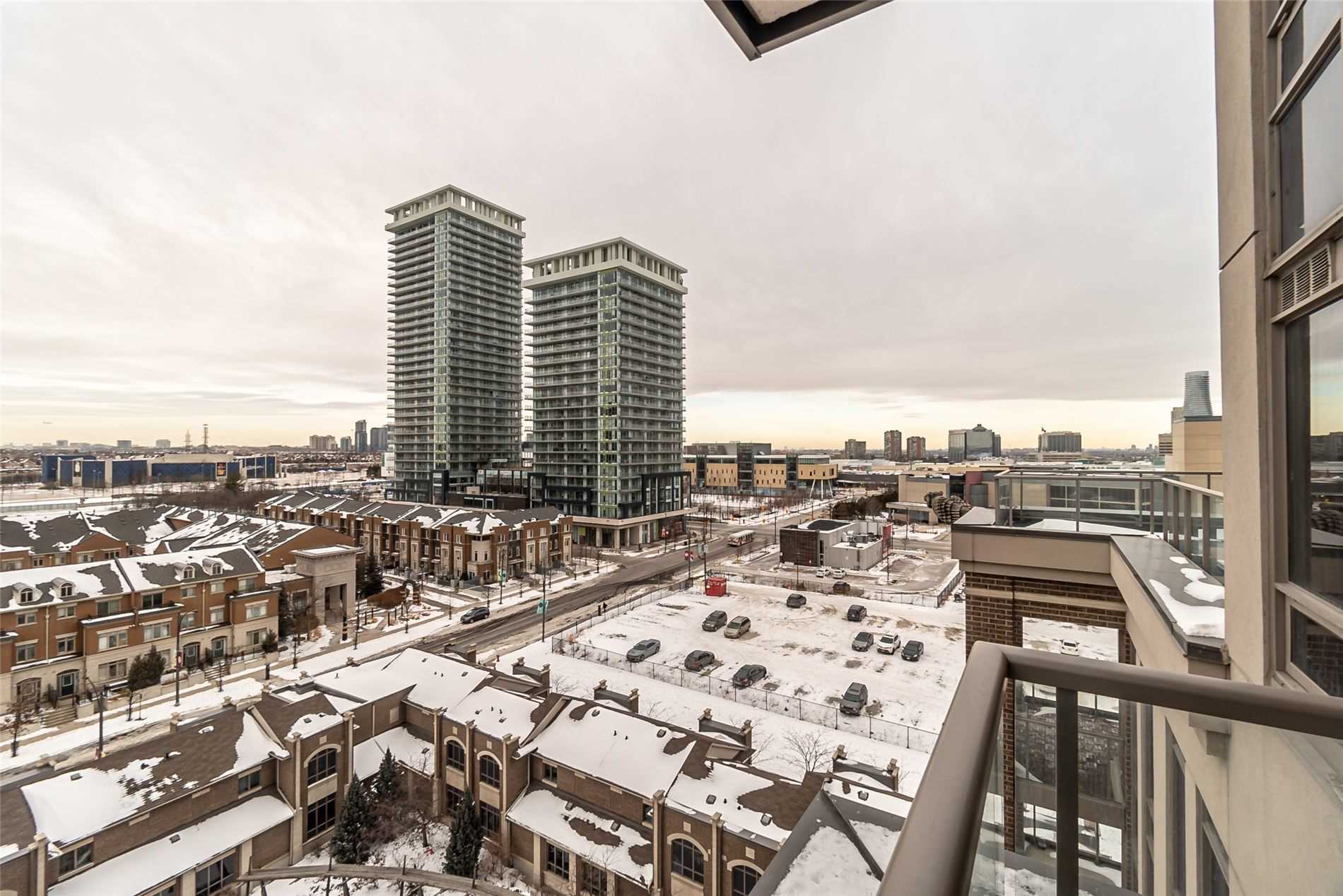 388 Prince Of Wales Dr, #807