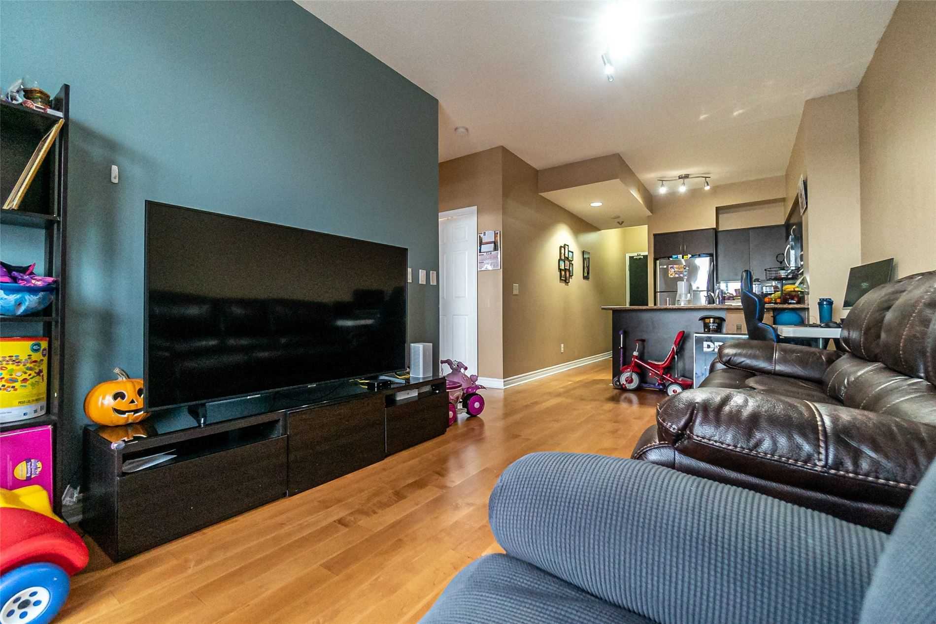 388 Prince Of Wales Dr, #807