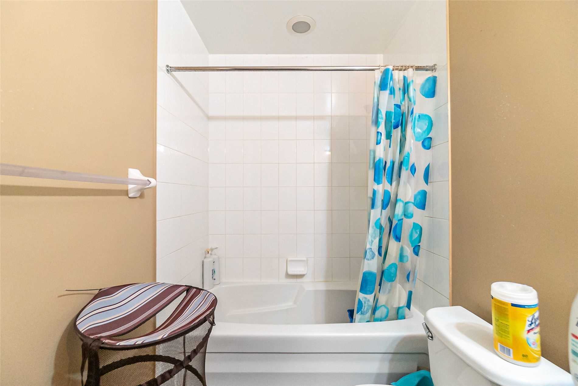 388 Prince Of Wales Dr, #807