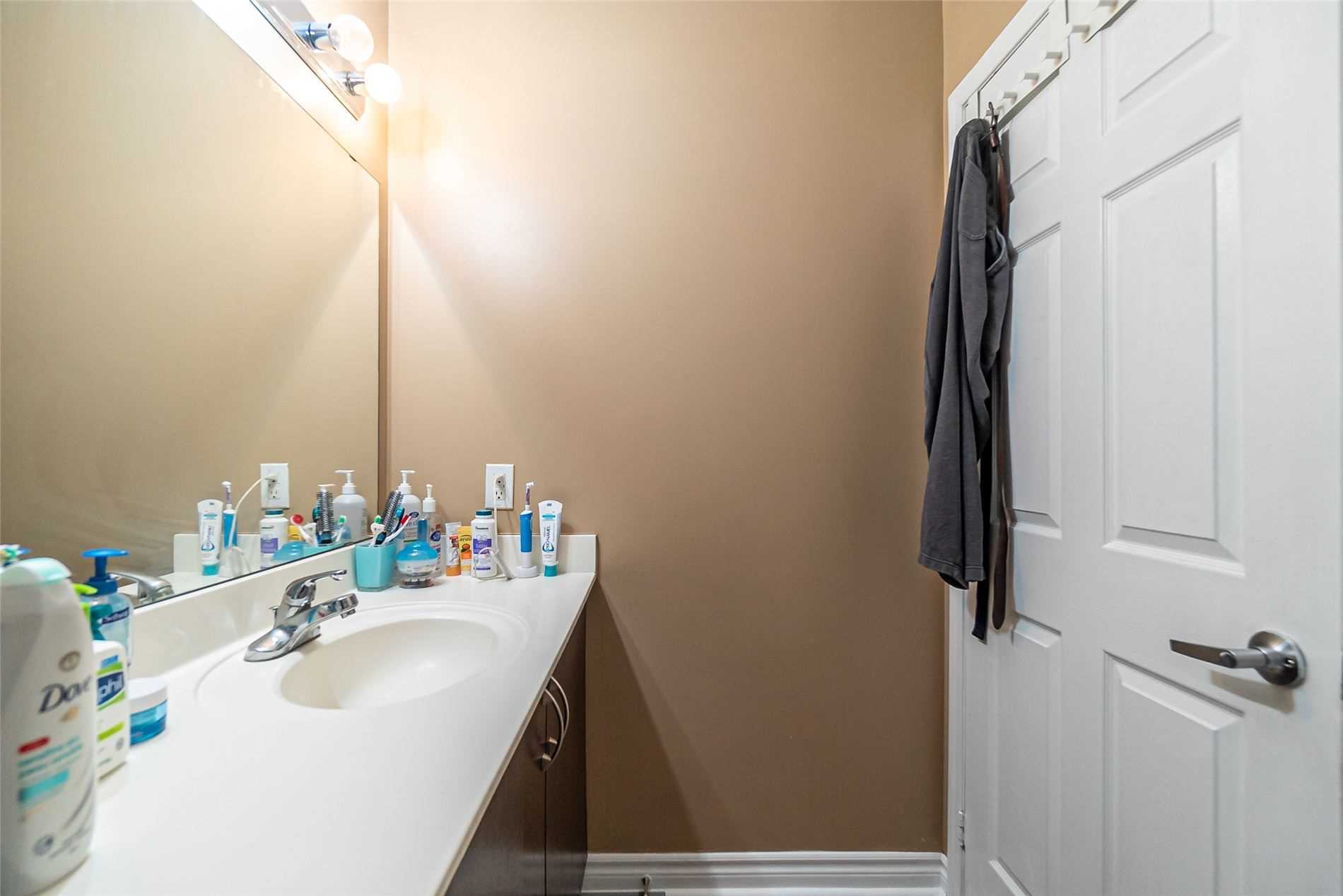 388 Prince Of Wales Dr, #807