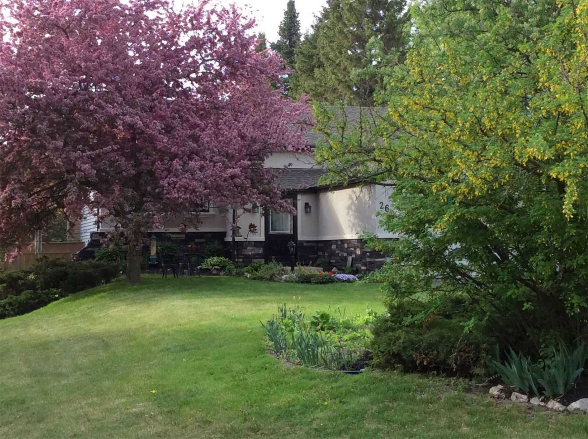 26 Munro St