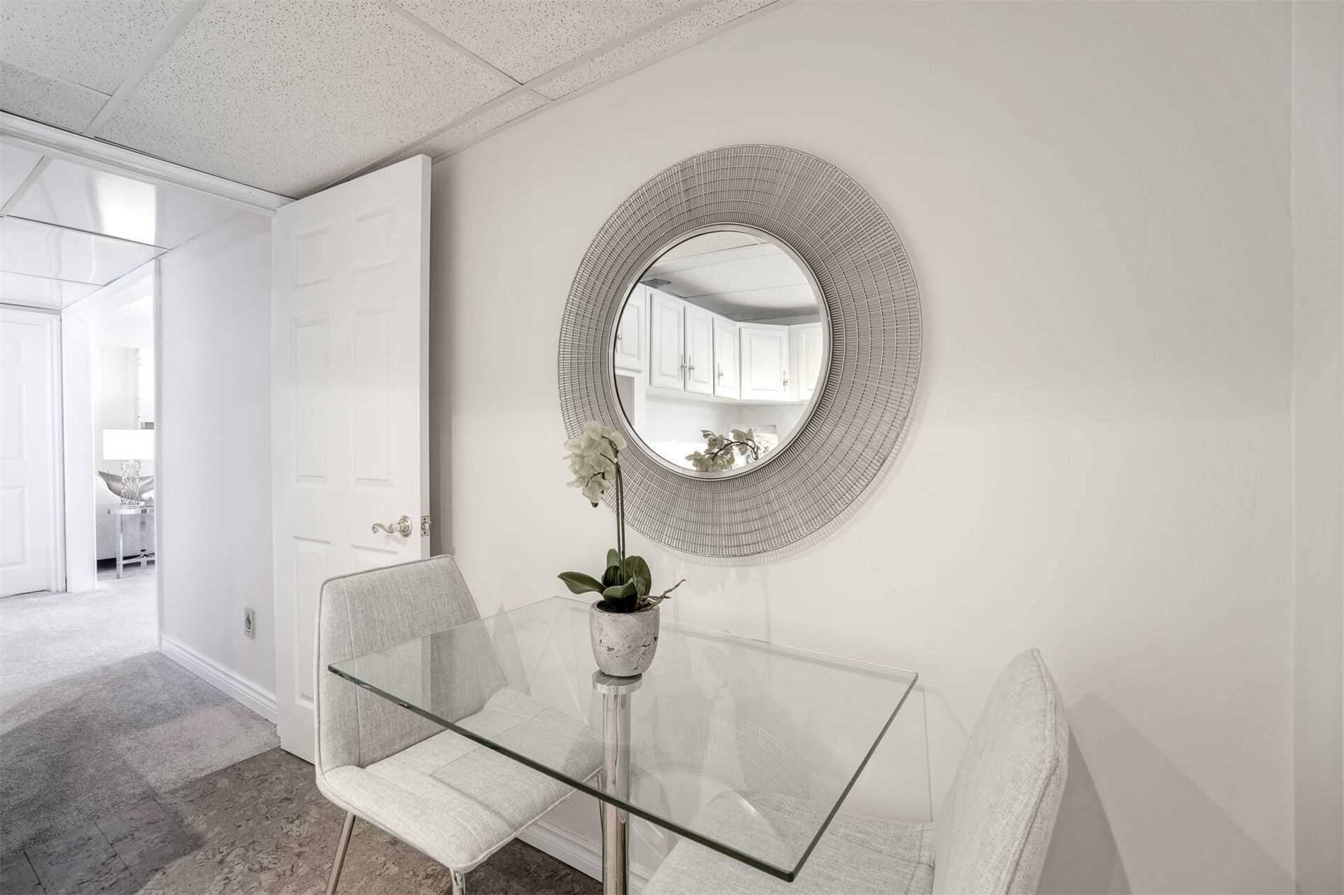 26 Munro St