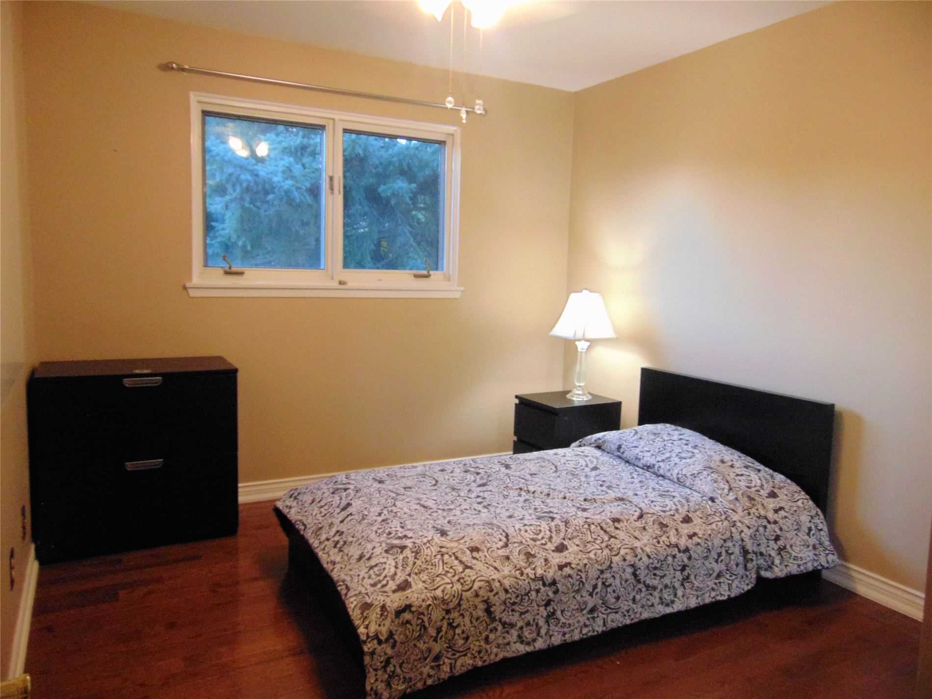 26 Munro St
