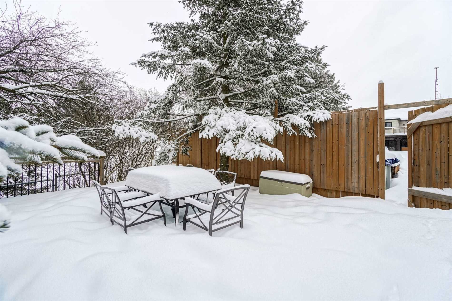 26 Munro St