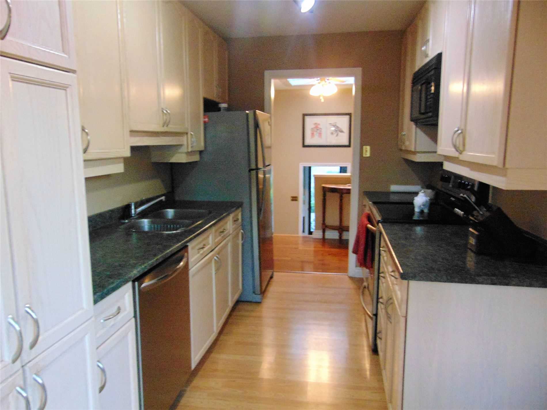 26 Munro St