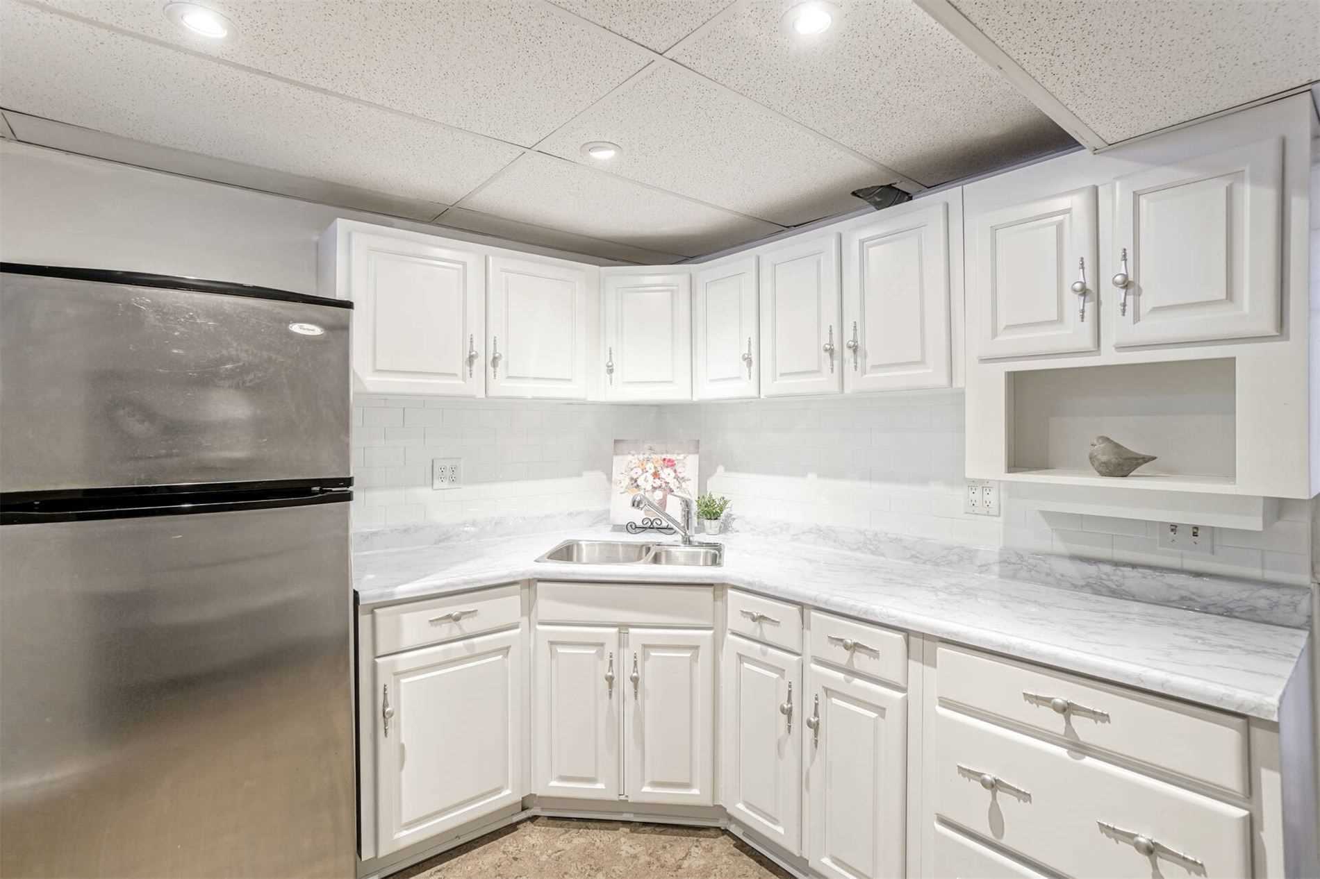 26 Munro St