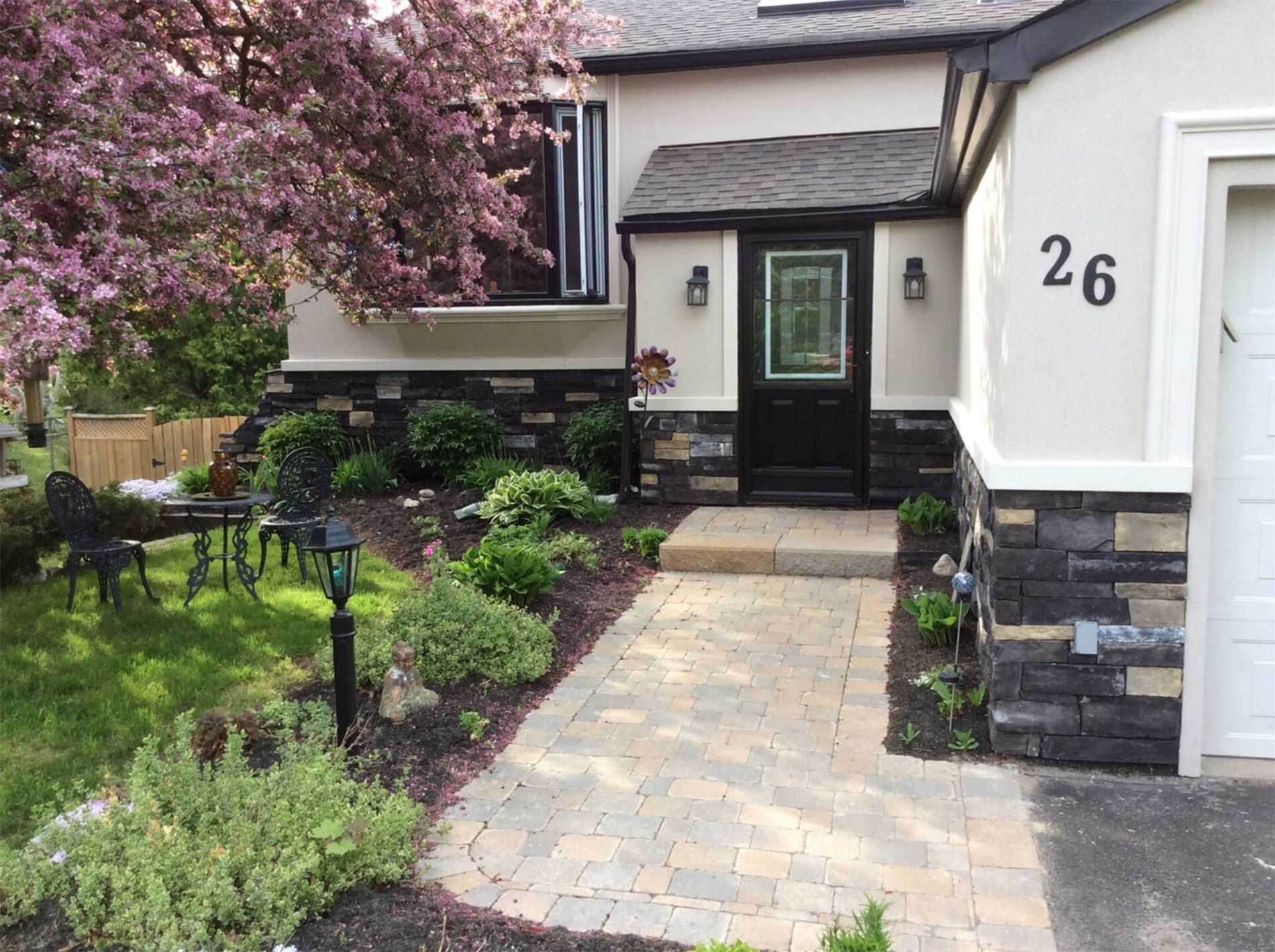 26 Munro St