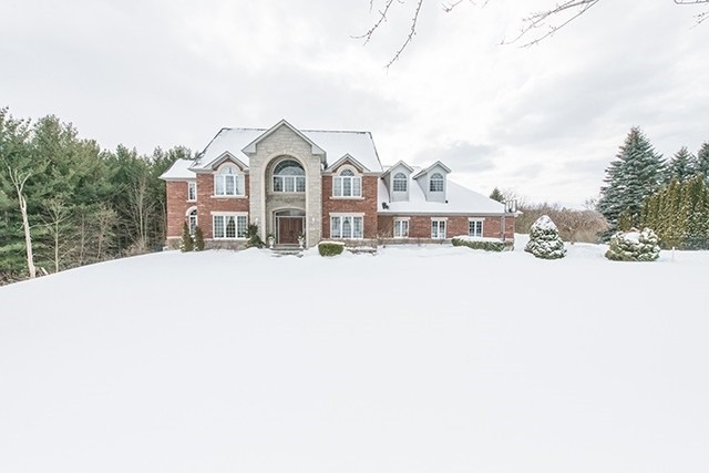 10 Stonehart St