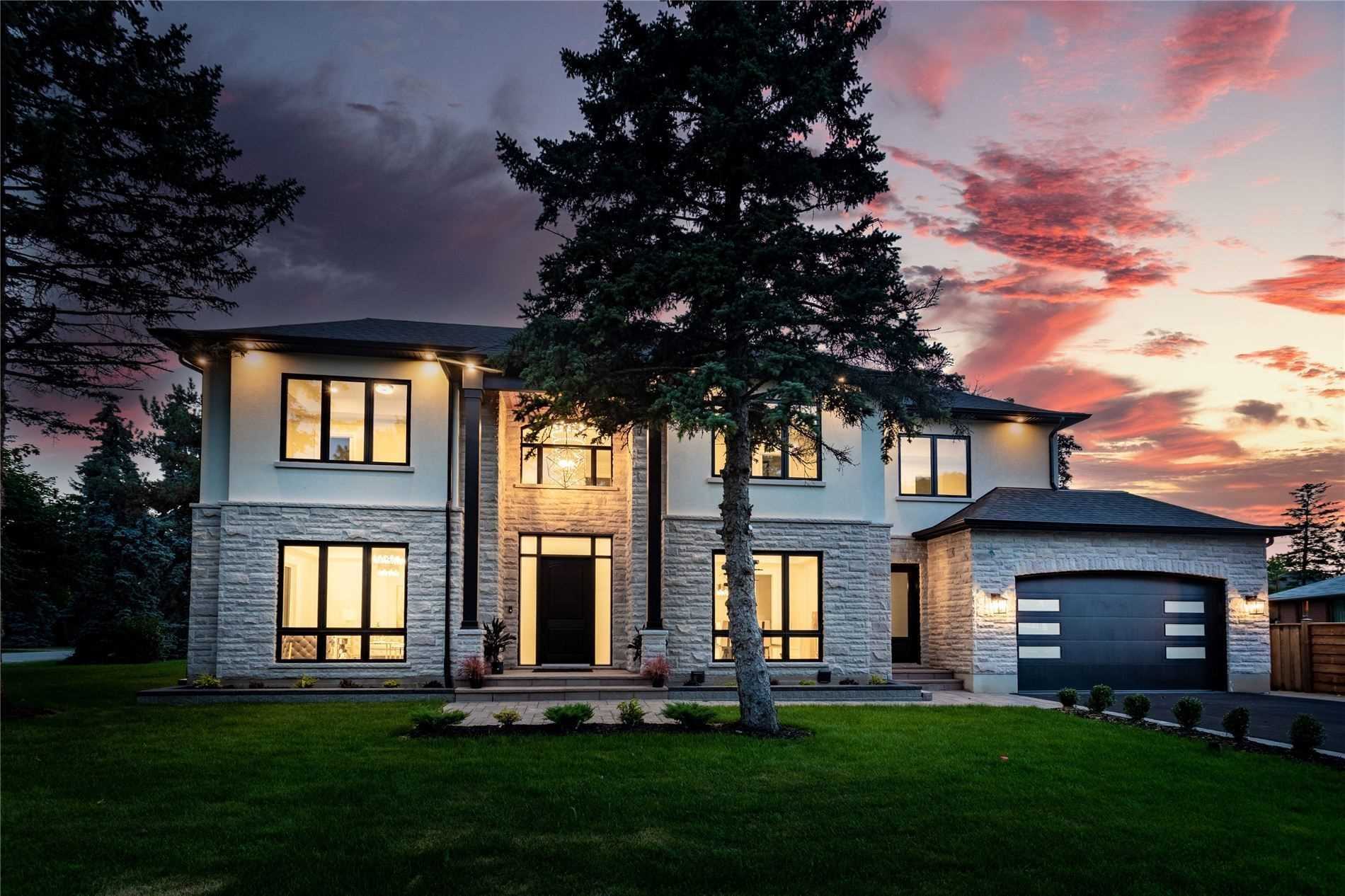 297 Savoy Cres