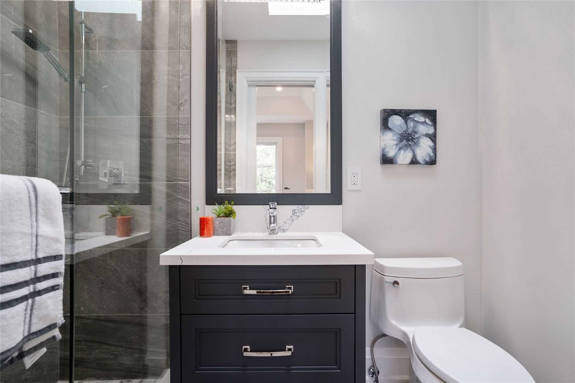 297 Savoy Cres