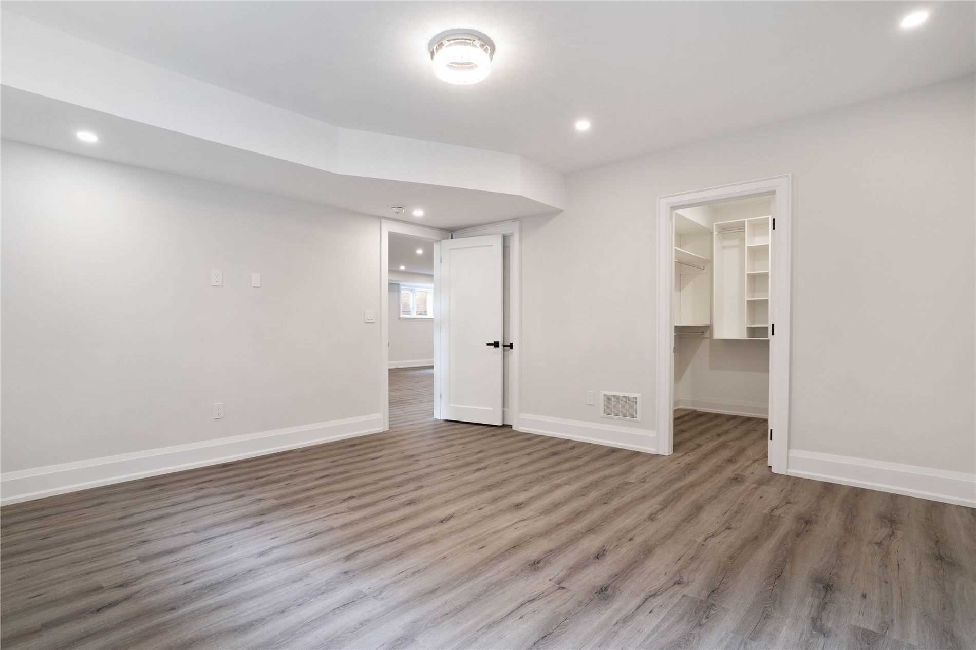297 Savoy Cres