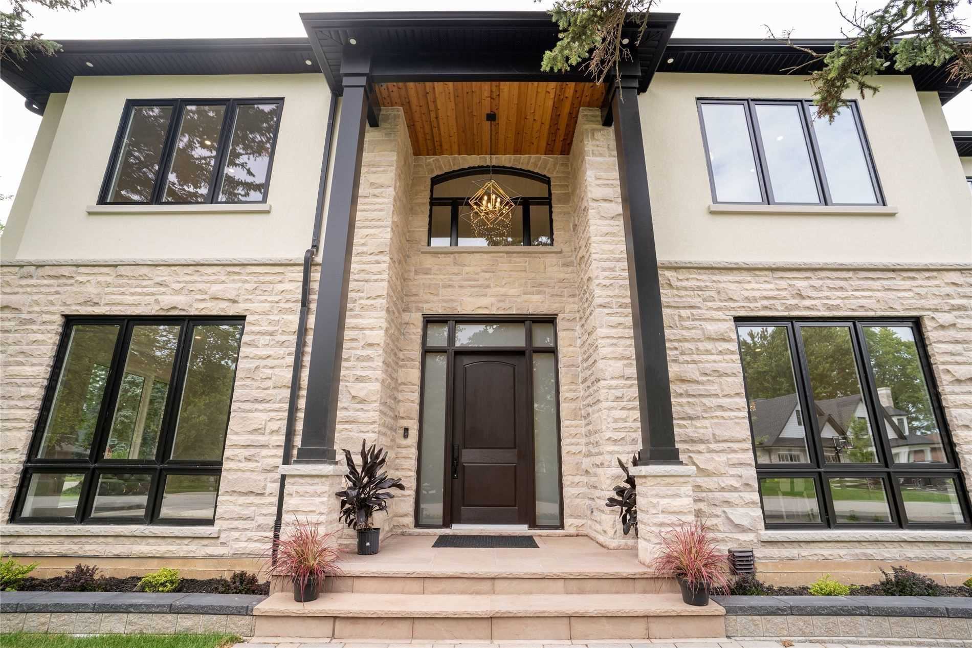 297 Savoy Cres
