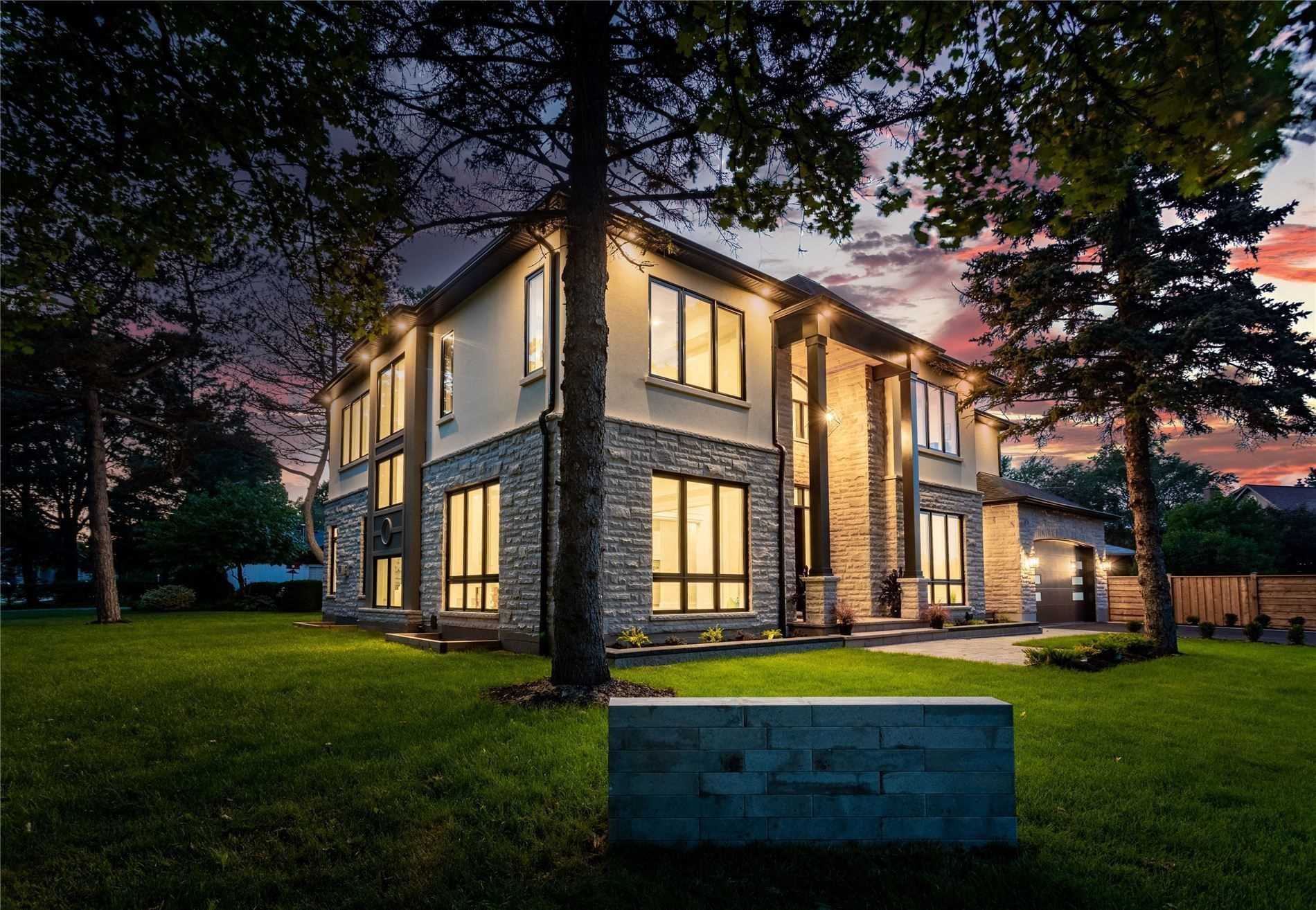 297 Savoy Cres