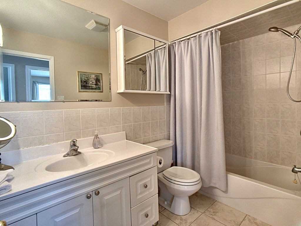 162 Burbank Cres