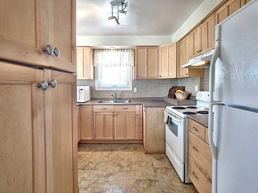 162 Burbank Cres