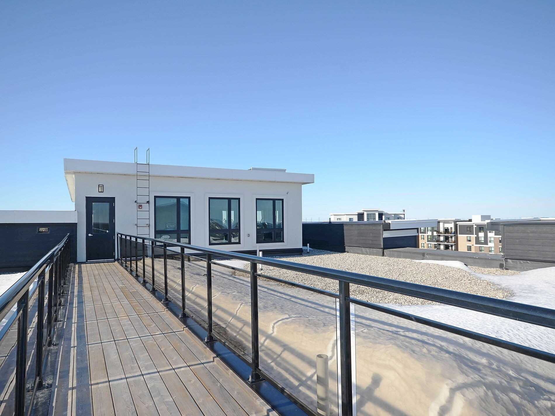 650 Sauve St, #404