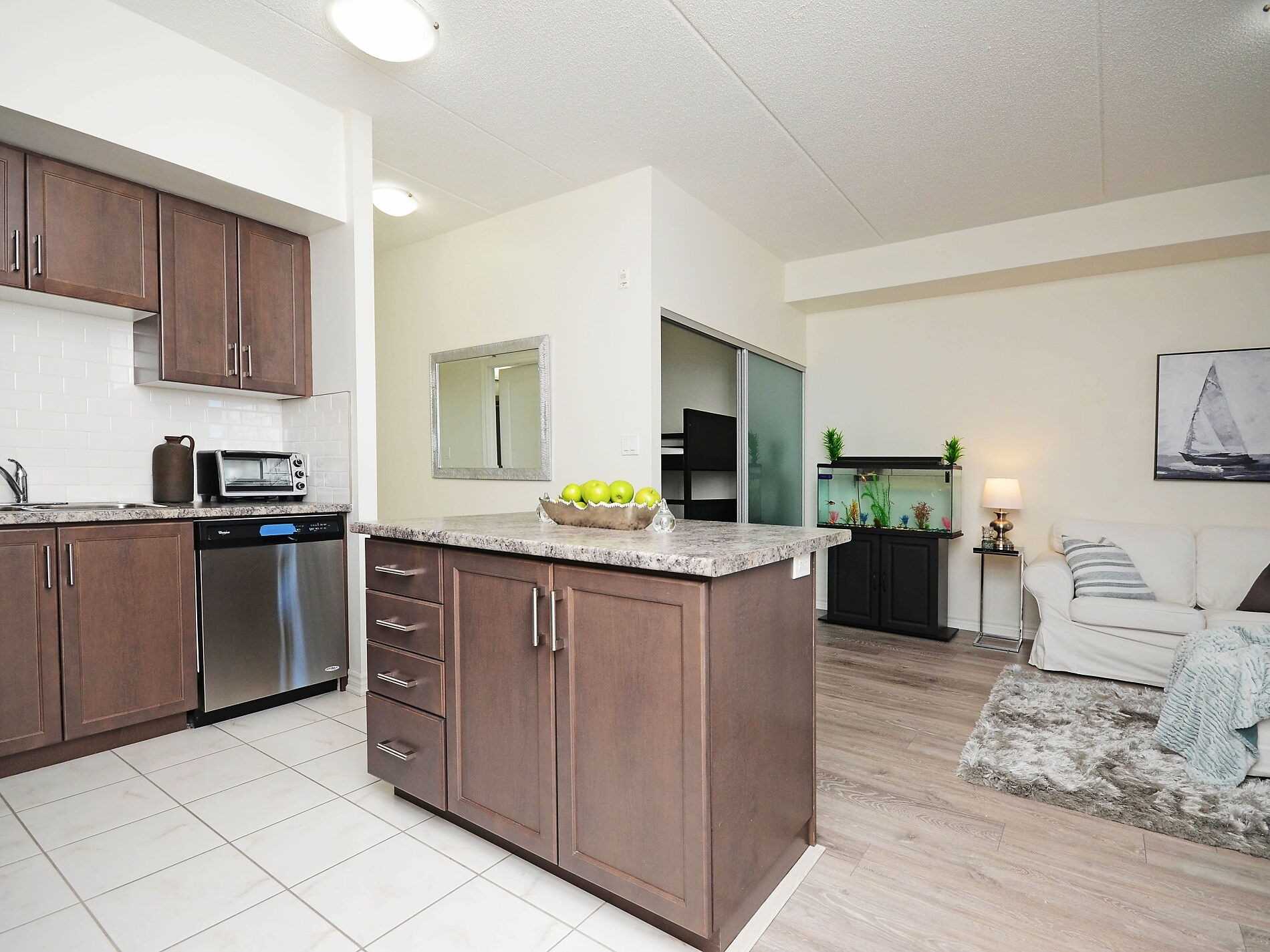 650 Sauve St, #404