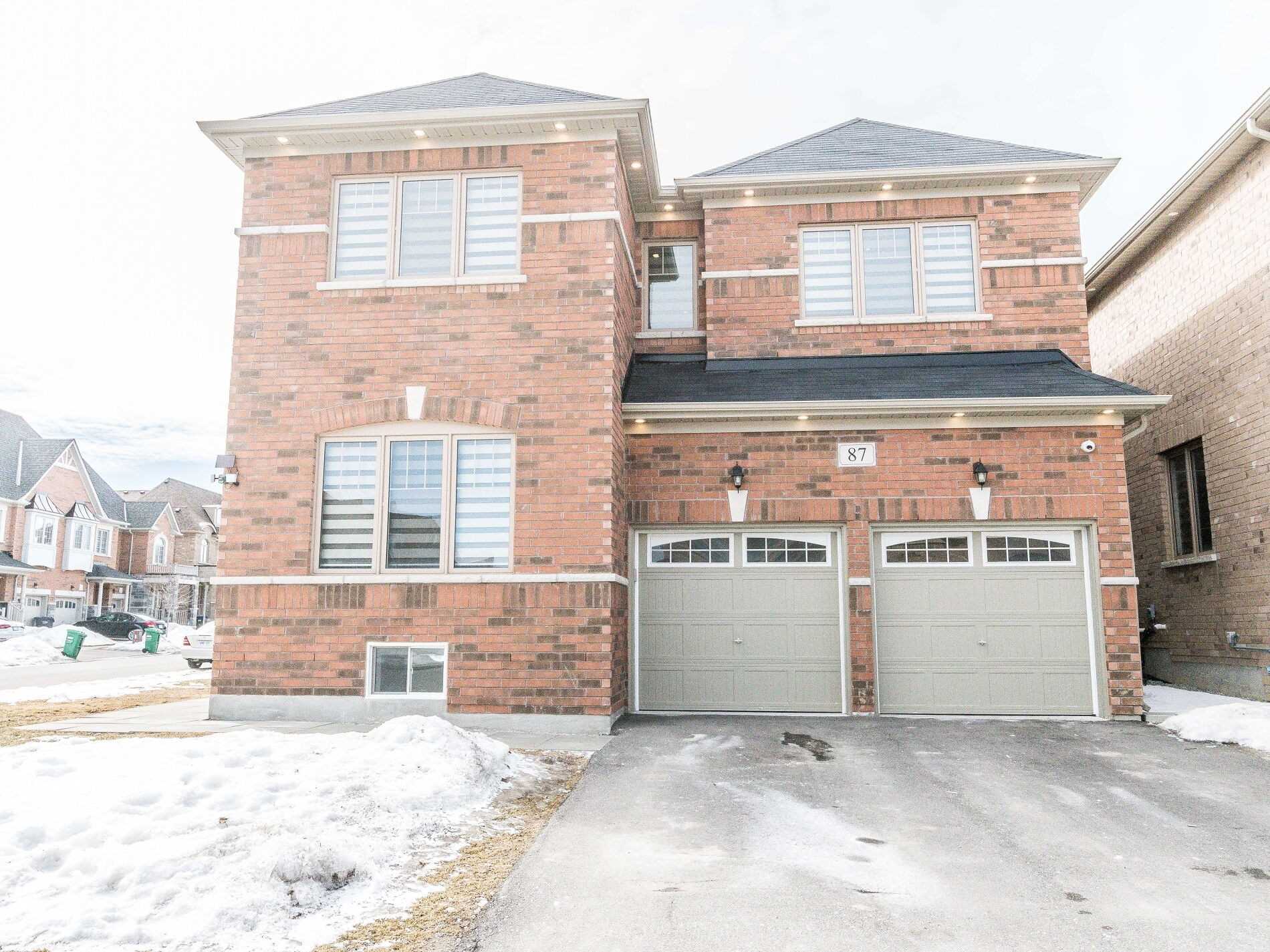 87 Agava St