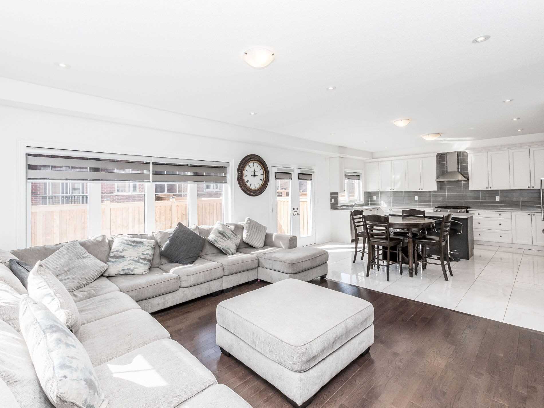 87 Agava St
