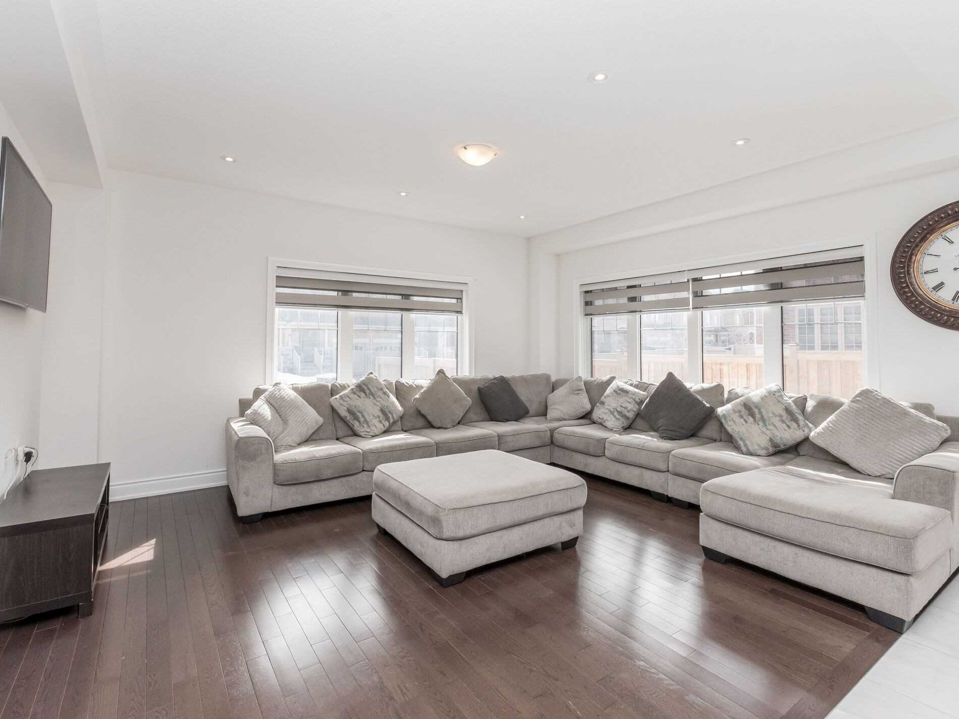 87 Agava St
