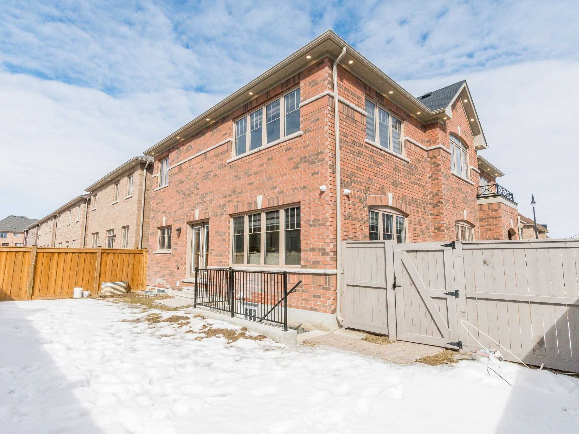 87 Agava St