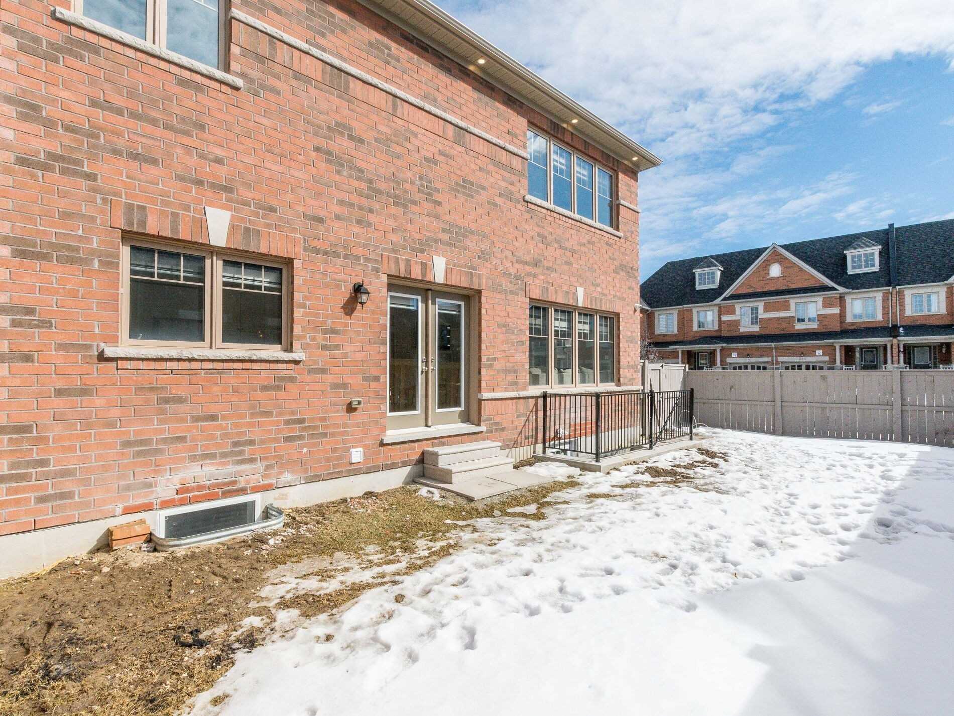 87 Agava St