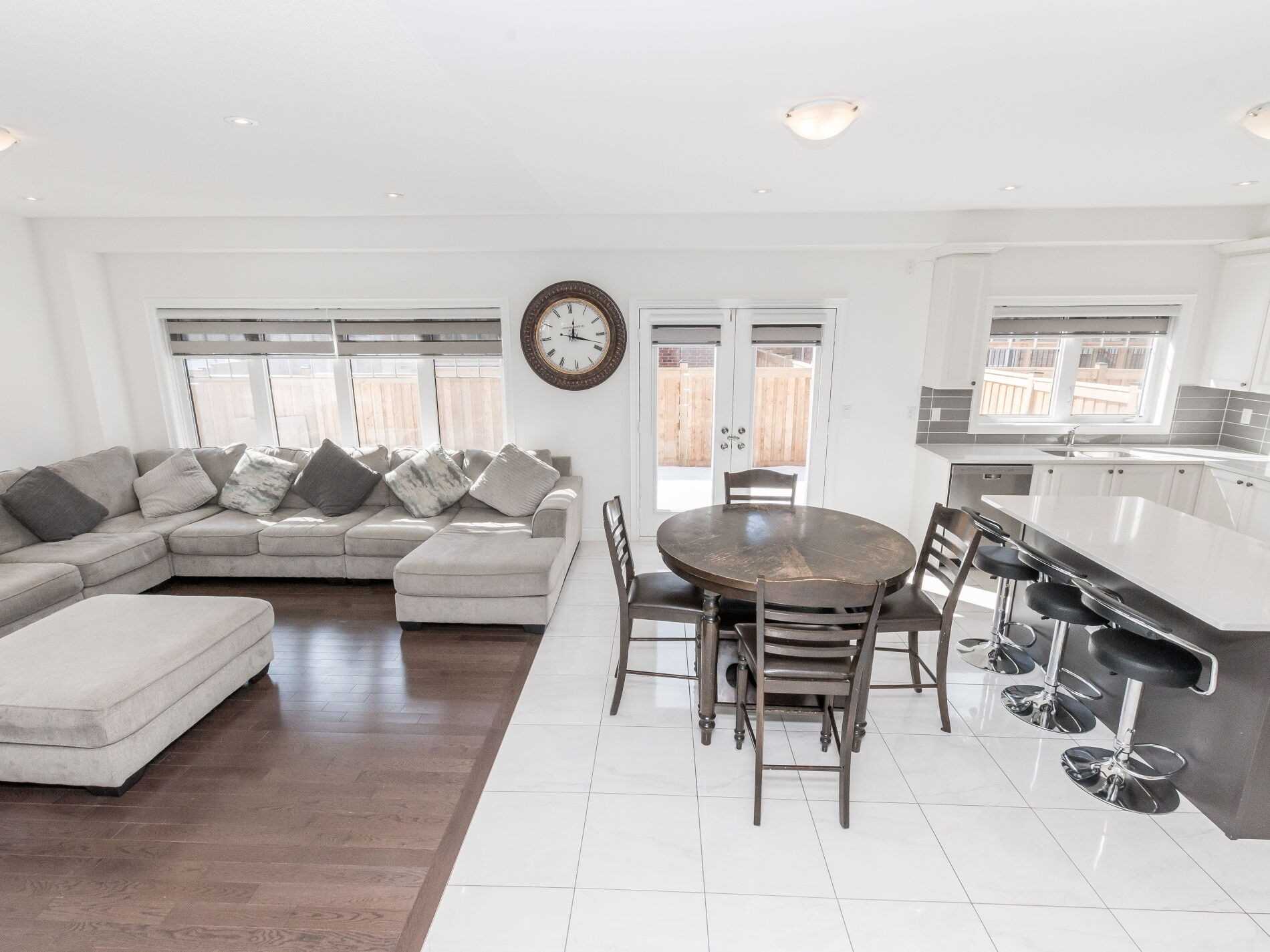 87 Agava St