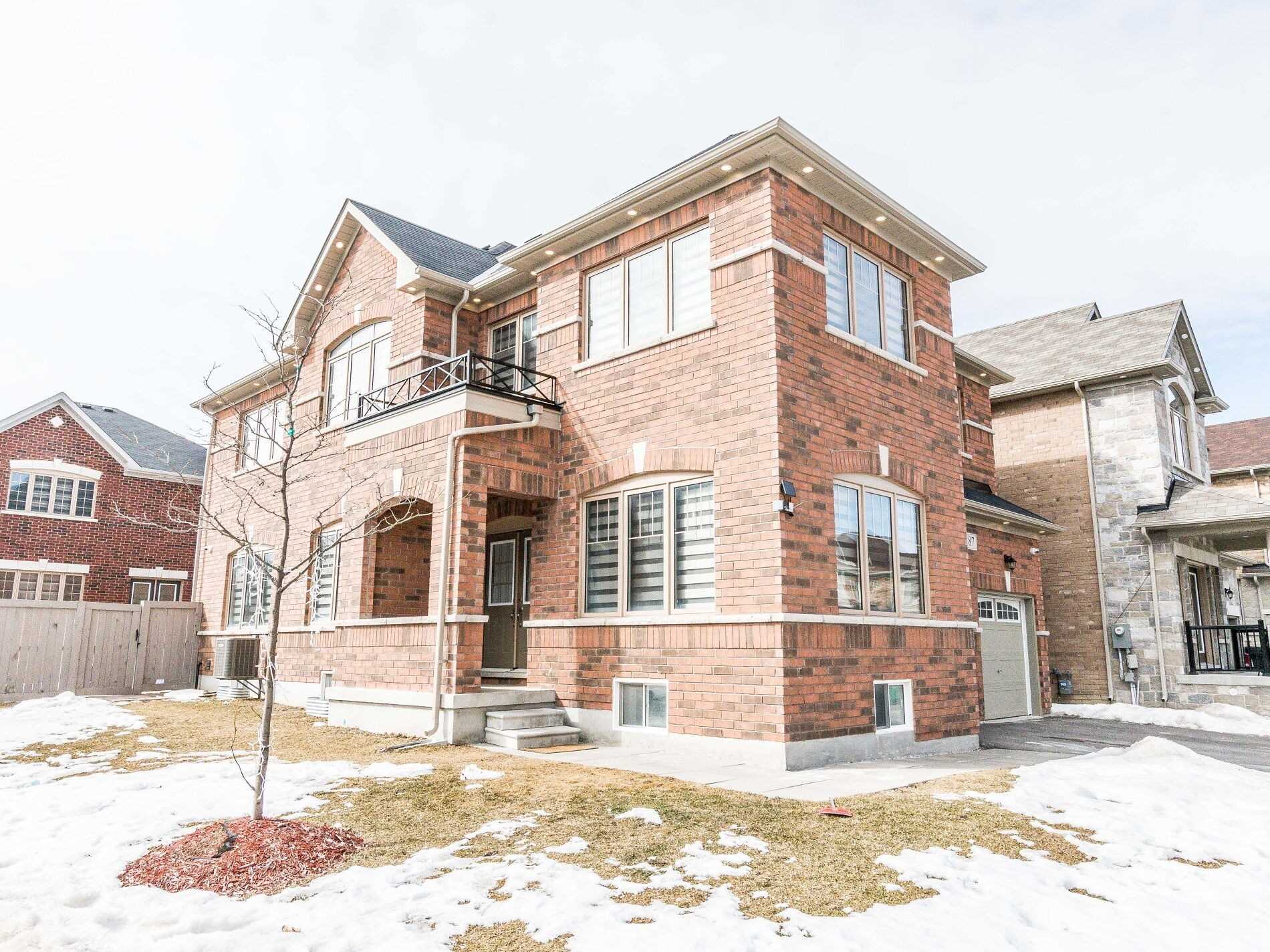 87 Agava St
