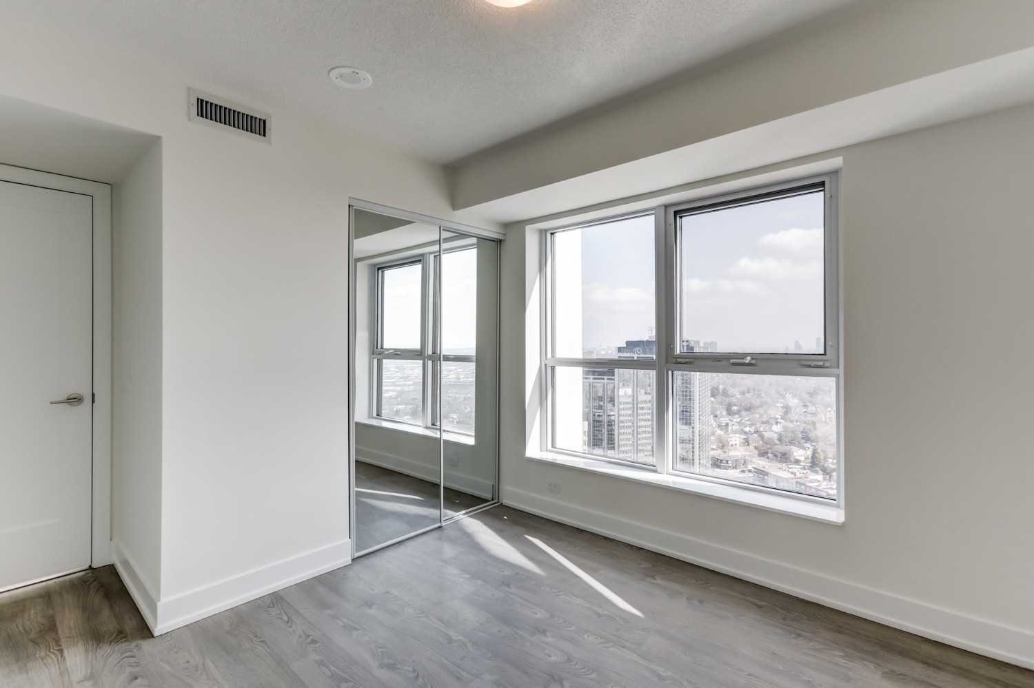 9 Mabelle Ave, #2822