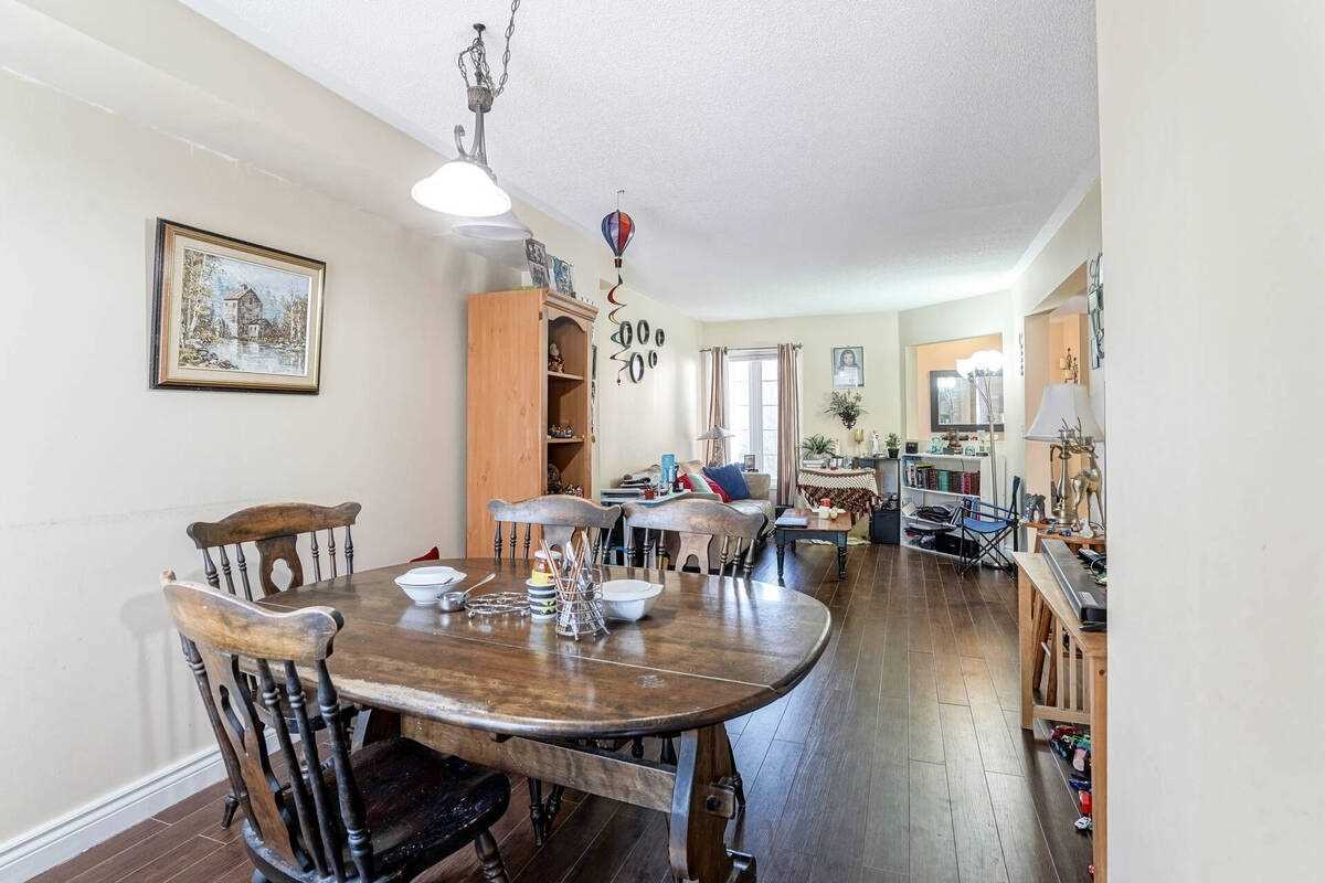 1188 Prestonwood Cres