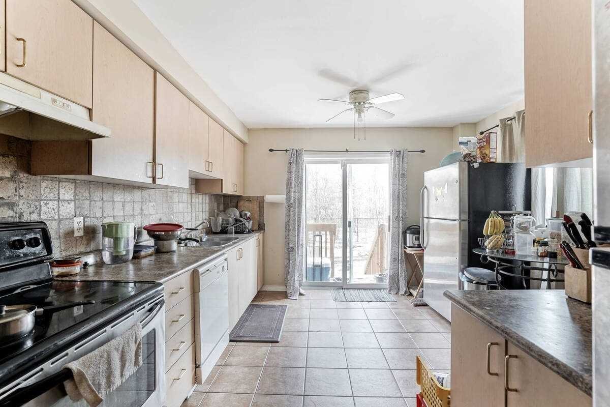1188 Prestonwood Cres
