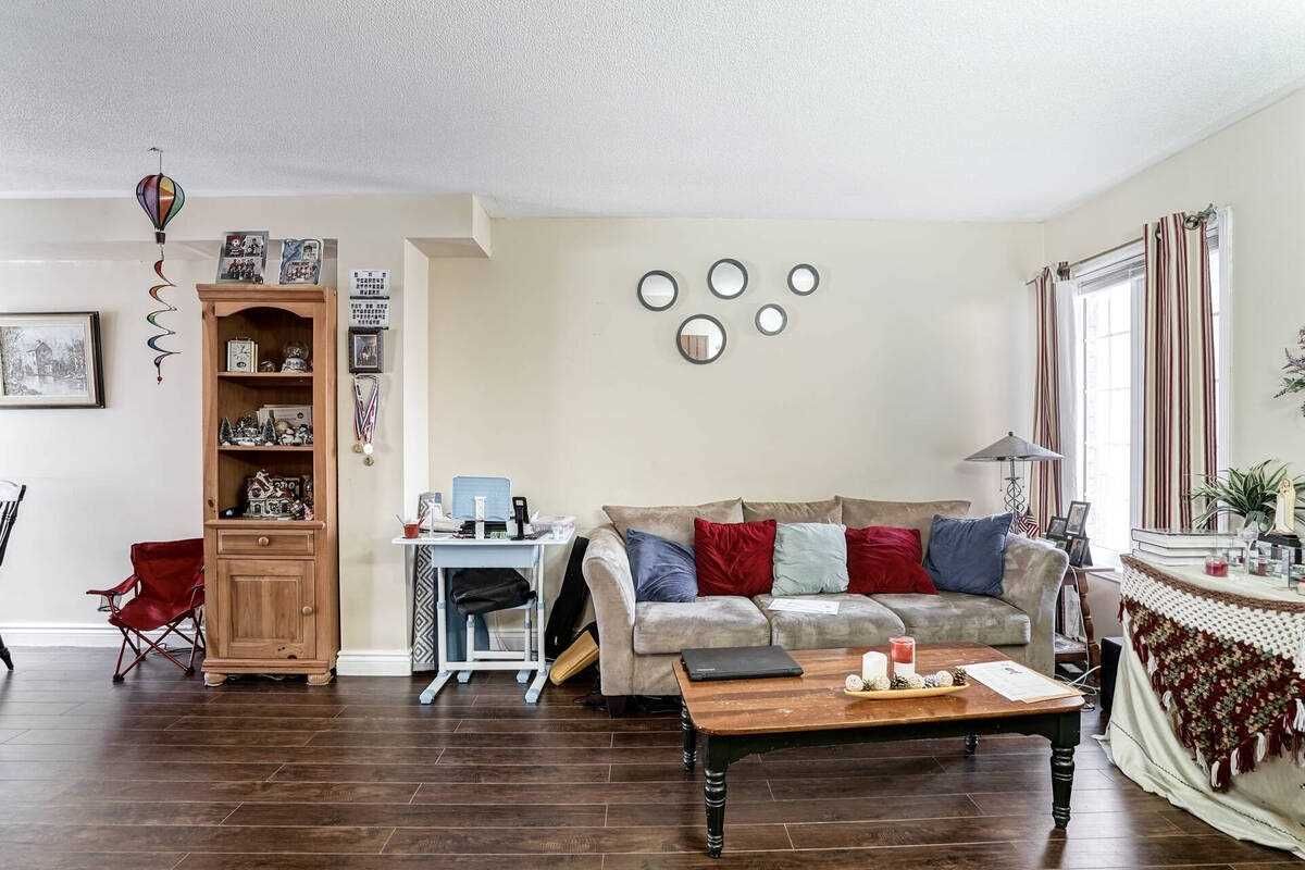 1188 Prestonwood Cres