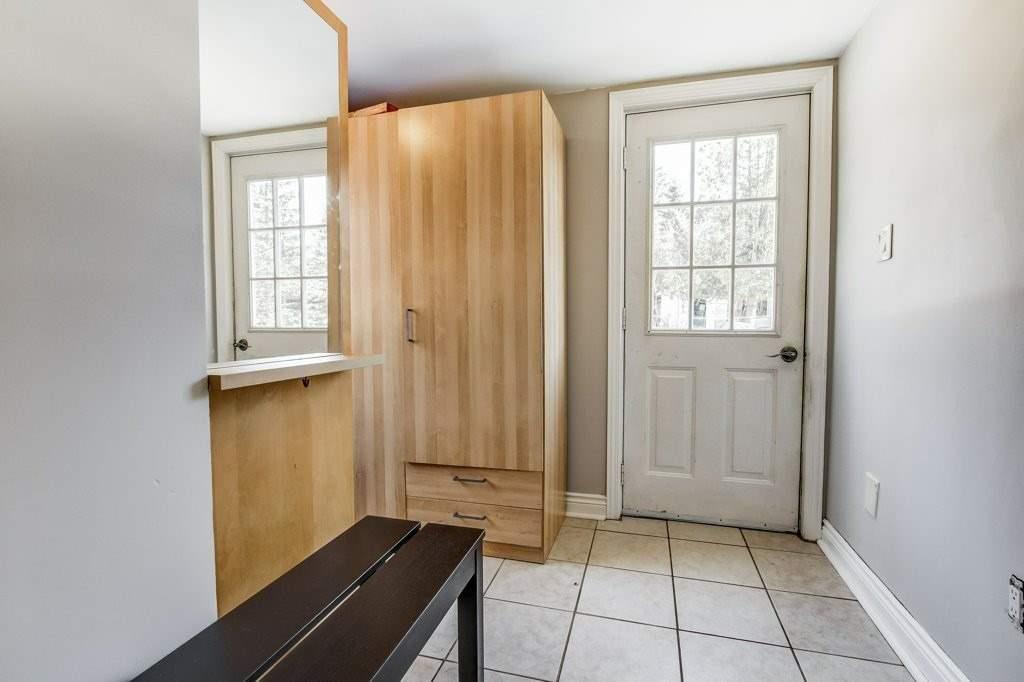 1364 Queen St W
