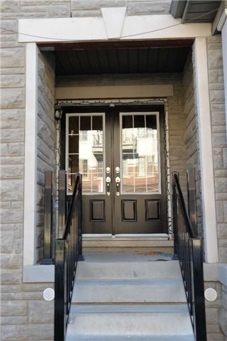 18 Hobart Gdns