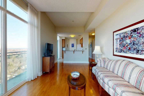 1665 The Collegeway, Mississauga