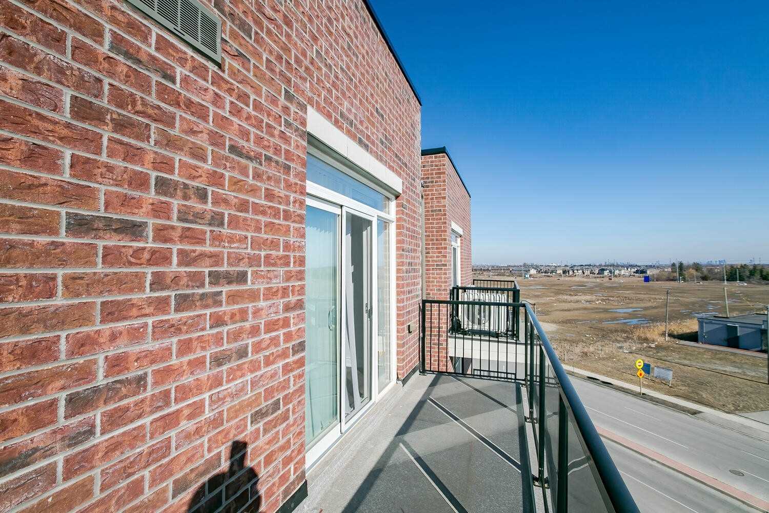 50 Sky Harbour Dr, #406