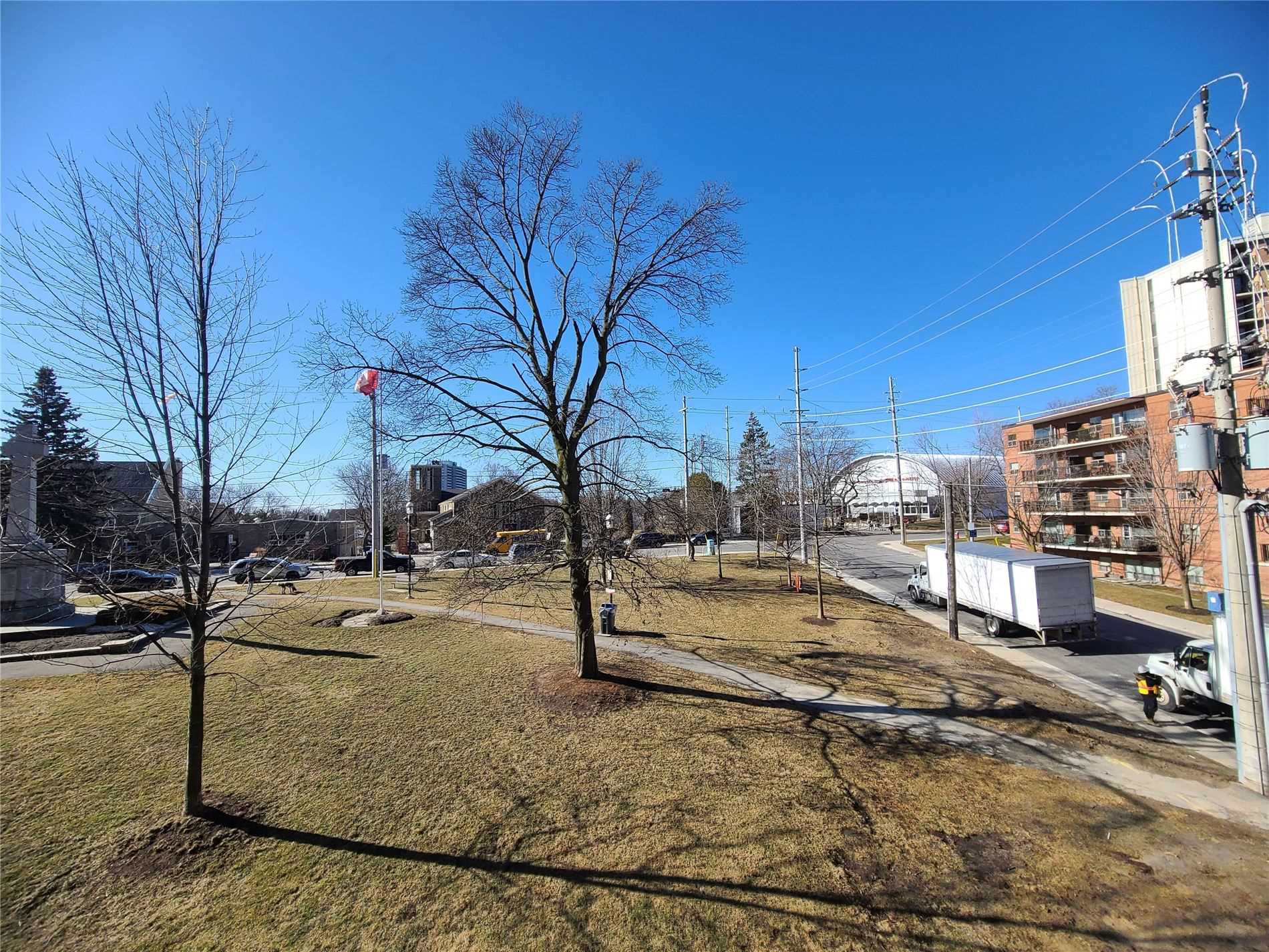 21 Park St E, #209